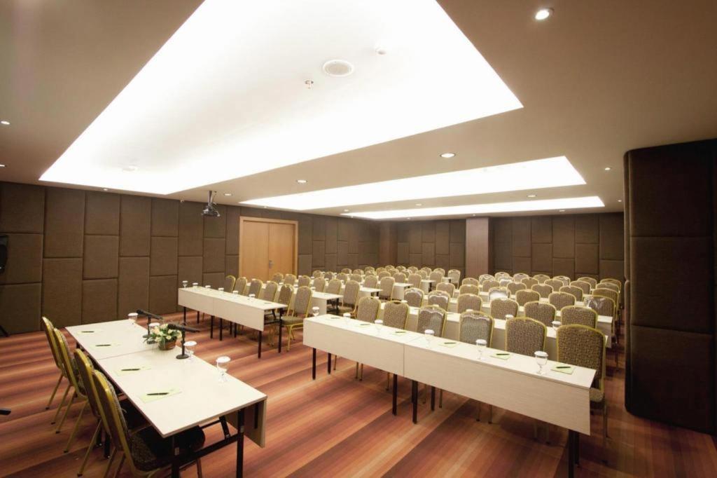 Aswin Hotel And Spa Makassar Luaran gambar